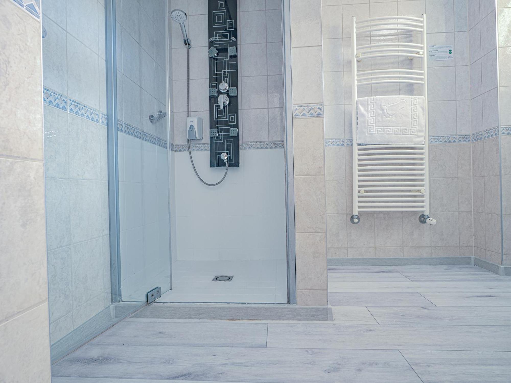 Holiday Beach Budapest Wellness Hotel With Sauna Park Exterior foto