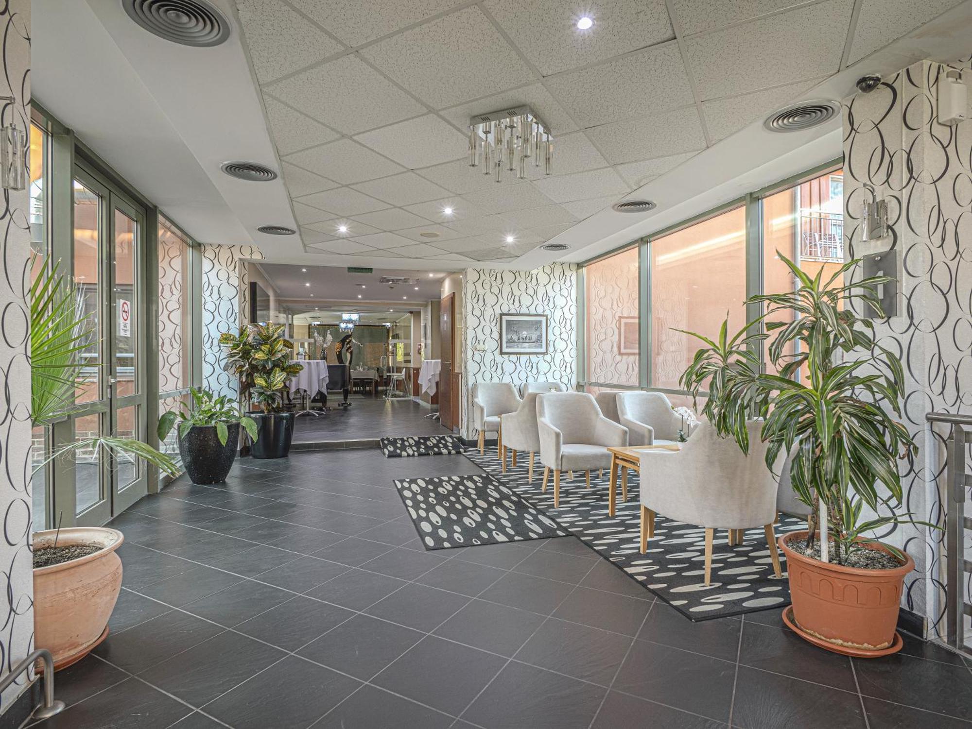 Holiday Beach Budapest Wellness Hotel With Sauna Park Exterior foto