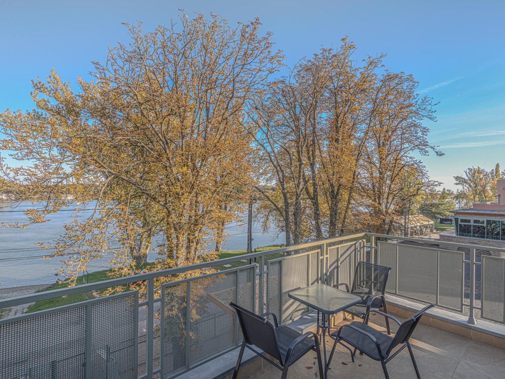 Holiday Beach Budapest Wellness Hotel With Sauna Park Exterior foto